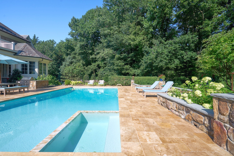 Classic-Hamptons-Style-Retreat-01