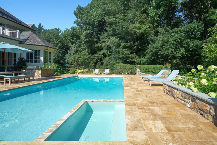 Classic-Hamptons-Style-Retreat-02