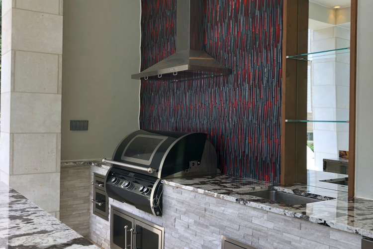 McLean Modern outdoor kitchen