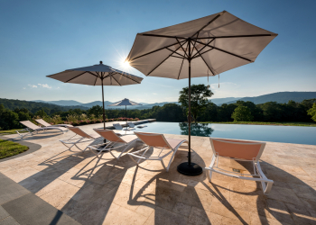 Shenandoah-Retreat-Outdoor Design with Seats and Umbrellas