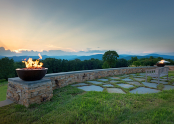 Shenandoah-Retreat-Fire Feature on Seating Wall