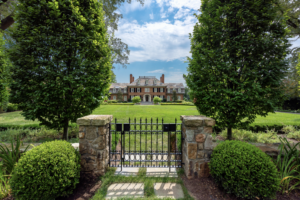 Luxury home landscaping and lawn maintenance near Great Falls, VA